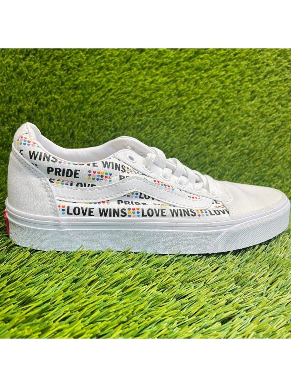 Vans Ward Pride Low Womens Size 7 White Black Athletic Skate Shoes Sneakers
